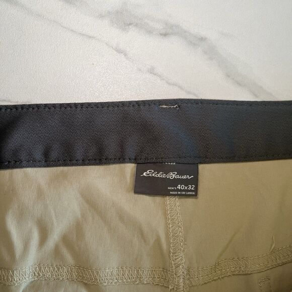 Eddie Bauer Pants 40x32 Beige Nylon Stretch Performance Mens Zip Cargo Pocket - Picture 3 of 11